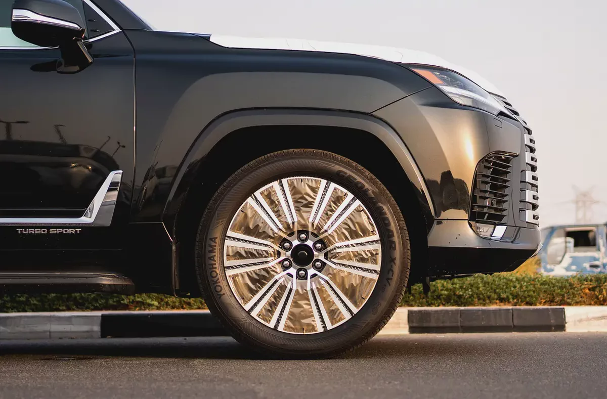2026 Lexus LX600 Turbo sport 3.5L Twin-Turbo AT Petrol (Black-red)-5-5