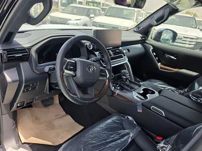 Toyota Land Cruiser LC300 VXR Plus 4.0 2026 | Black / Black-10
