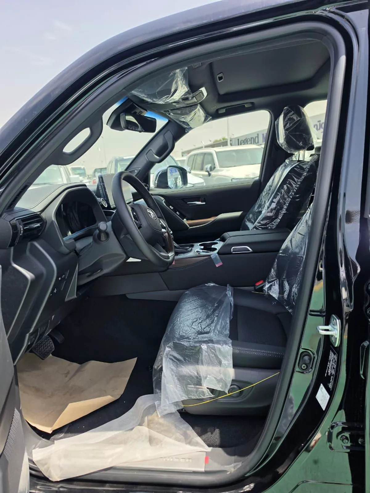 Toyota Land Cruiser LC300 VXR Plus 4.0 2026 | Black / Black-13-13