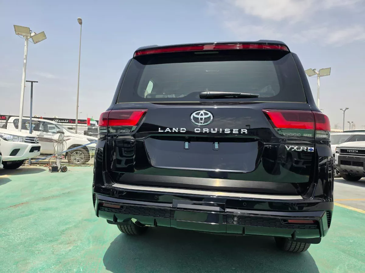 Toyota Land Cruiser LC300 VXR Plus 4.0 2026 | Black / Black-11-11