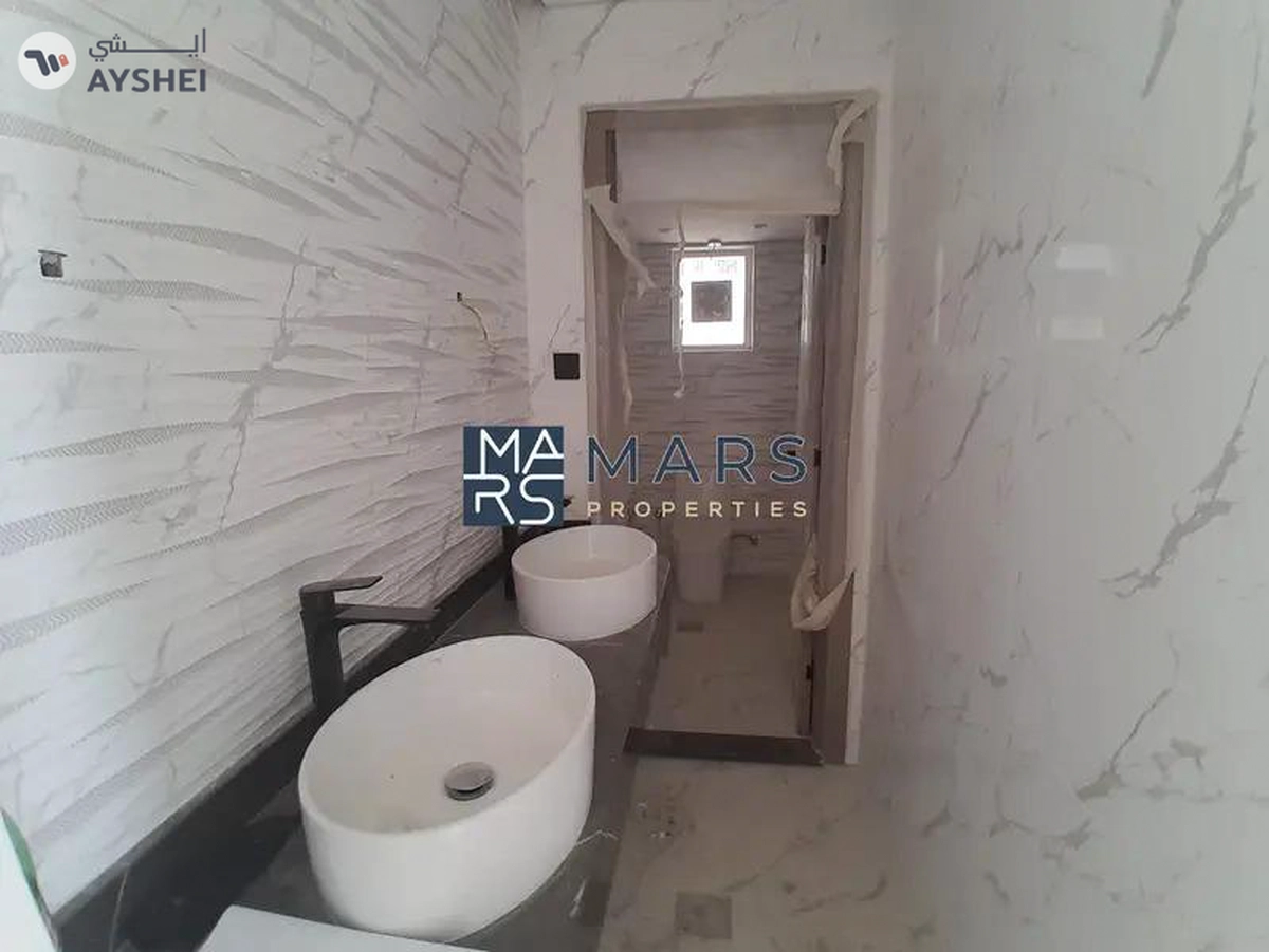 New age in hoshi 4bhk | ready | modern style