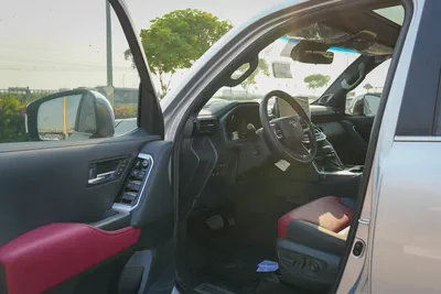 READY CAR!! TOYOTA LAND CRUISER HYBRID 3.5 VXR TWIN TURBO 2026!! GCC SPECS-4