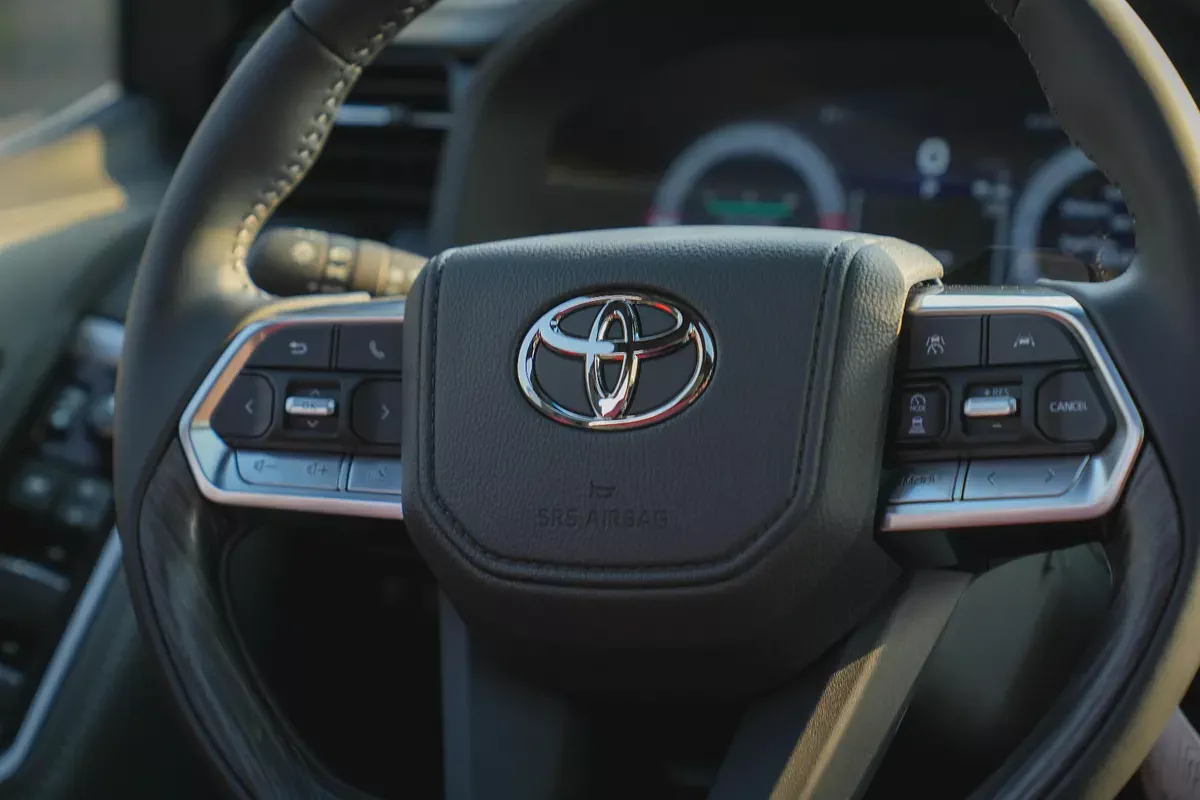 READY CAR!! TOYOTA LAND CRUISER HYBRID 3.5 VXR TWIN TURBO 2026!! GCC SPECS-9-9