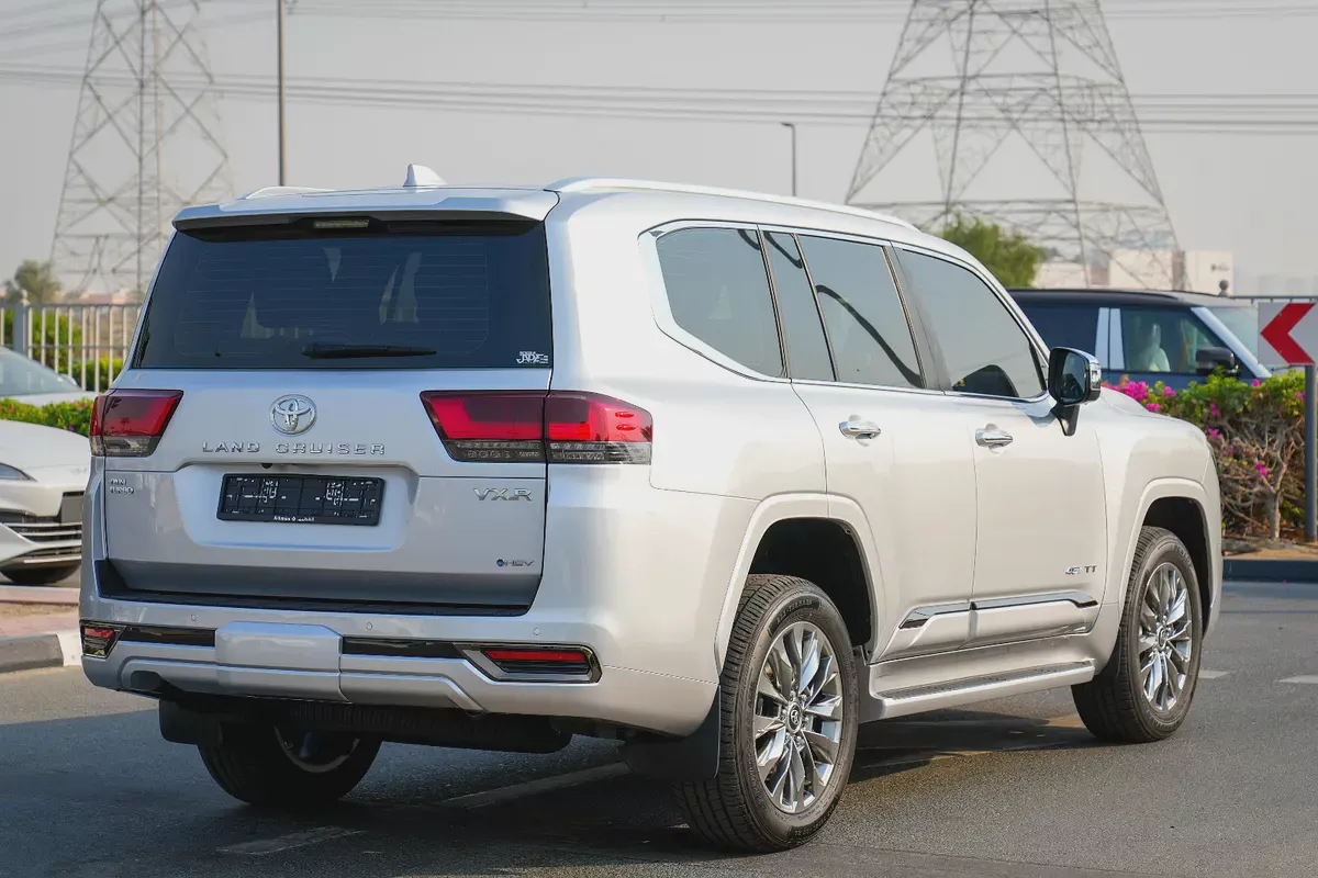 READY CAR!! TOYOTA LAND CRUISER HYBRID 3.5 VXR TWIN TURBO 2026!! GCC SPECS-15-15