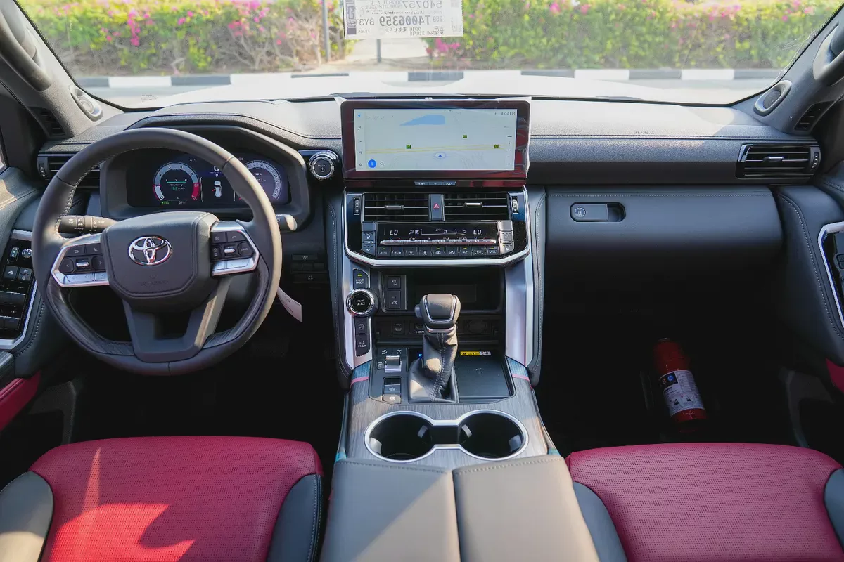 READY CAR!! TOYOTA LAND CRUISER HYBRID 3.5 VXR TWIN TURBO 2026!! GCC SPECS-5-5