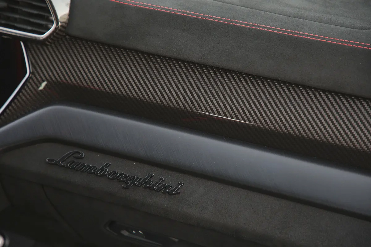 LAMBORGHINI URUS PERFOMANTE - 2024 - FULL CARBON PACK - LOW MILEAGE - FULLY LOADED-16-16