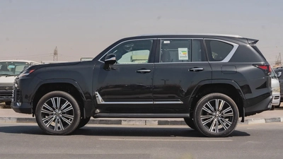 2026 Lexus LX700h Signature 3.5L Twin-Turbo AT Hybrid 07 Seaters With auto parking (Black)-12