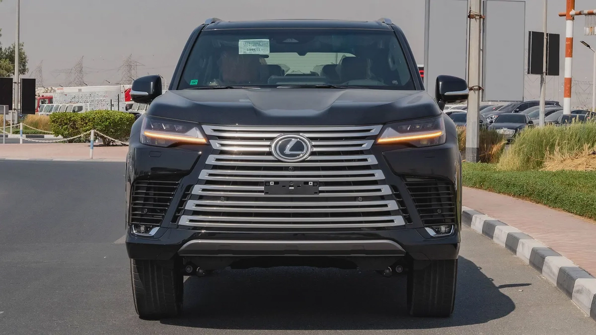2026 Lexus LX700h Signature 3.5L Twin-Turbo AT Hybrid 07 Seaters With auto parking (Black)-1-1