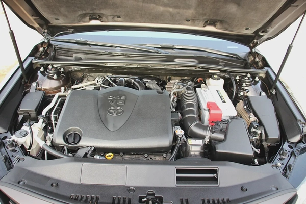 Toyota Camry V6 3.5L GCC! Panorama! We arrange bank loan!