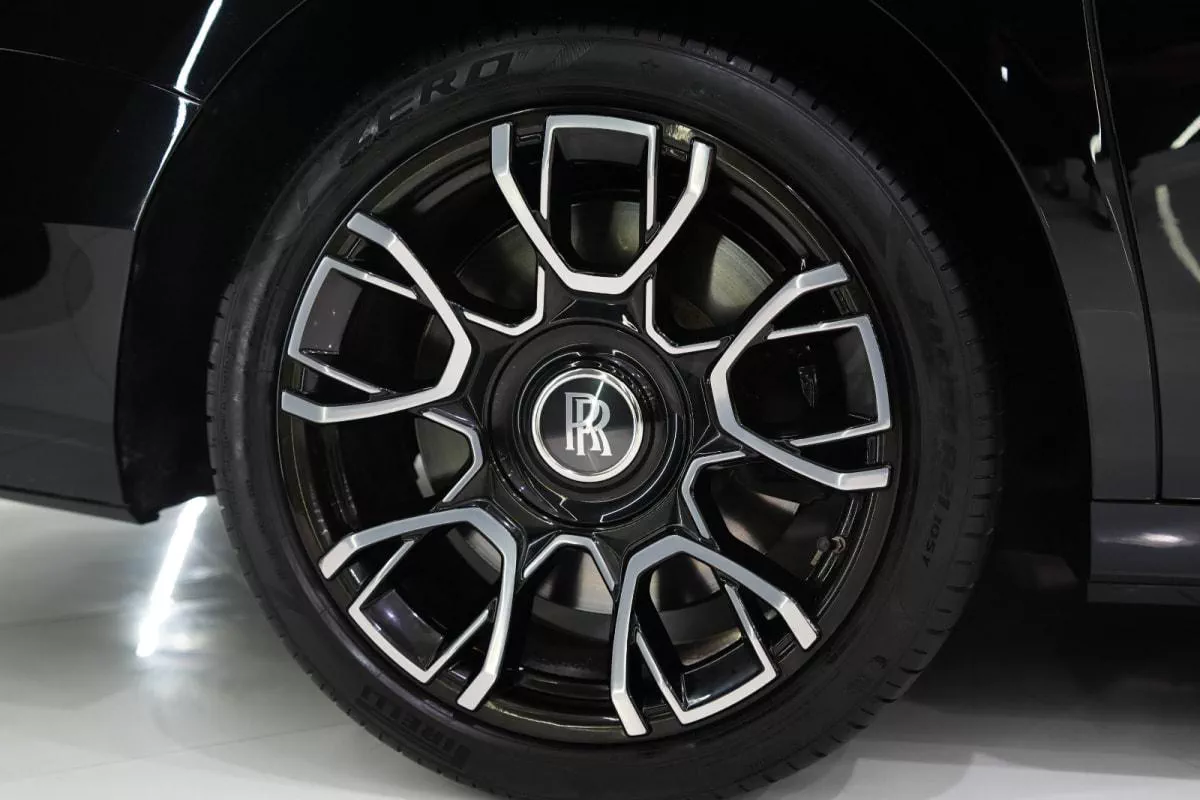 Rolls-Royce Ghost Black Badge-9-9