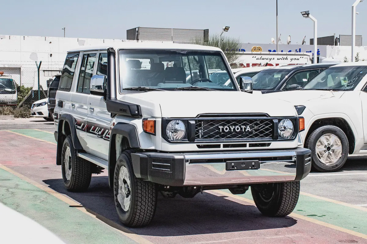 Toyota Land Cruiser 4.0L LC76 LX 2026 GCC Specs