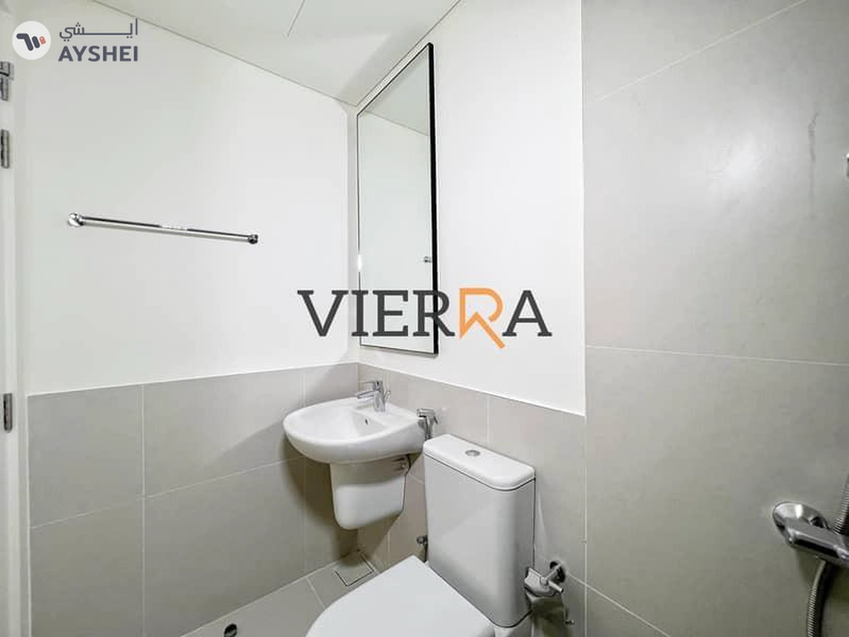 Brand New l Vacant l Prime Location-4-4