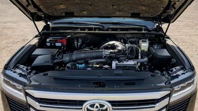 Toyota Land Cruiser VX Toyota Land cruiser VX 4.0L Petrol MY2024-18