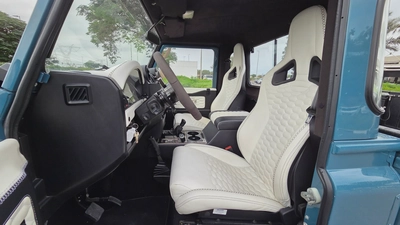 Land Rover MADefender 110 Pickup High Cap-8