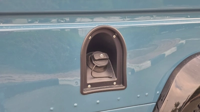Land Rover MADefender 110 Pickup High Cap-6