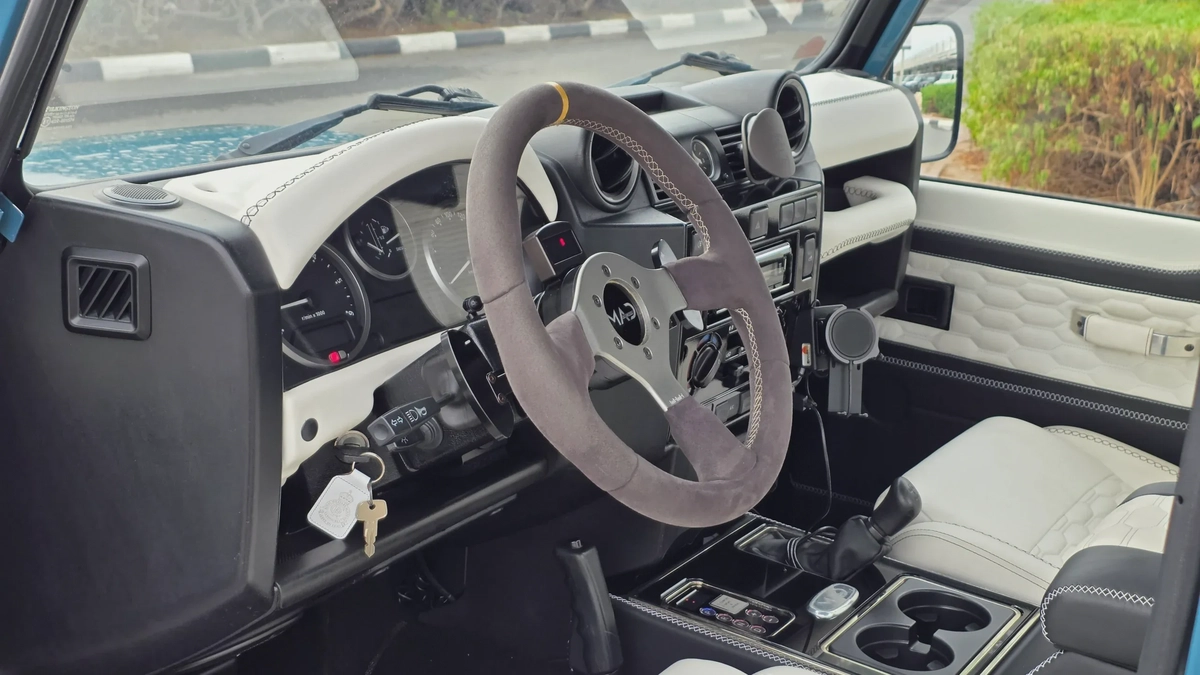 Land Rover MADefender 110 Pickup High Cap-9-9