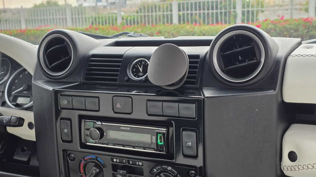 Land Rover MADefender 110 Pickup High Cap-13-13