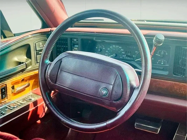 BUICK PARK AVENUE - 1993 - CLEAN CAR FRESH JAPAN IMPORT