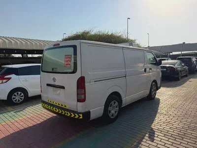 Toyota Hiace Standard 2016 GCC - Excellent Condition-3