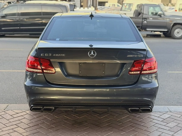 Mercedes Benz E63 AMG