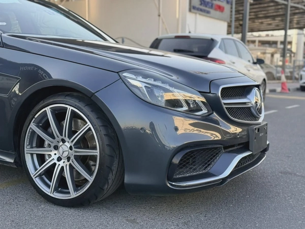 Mercedes Benz E63 AMG
