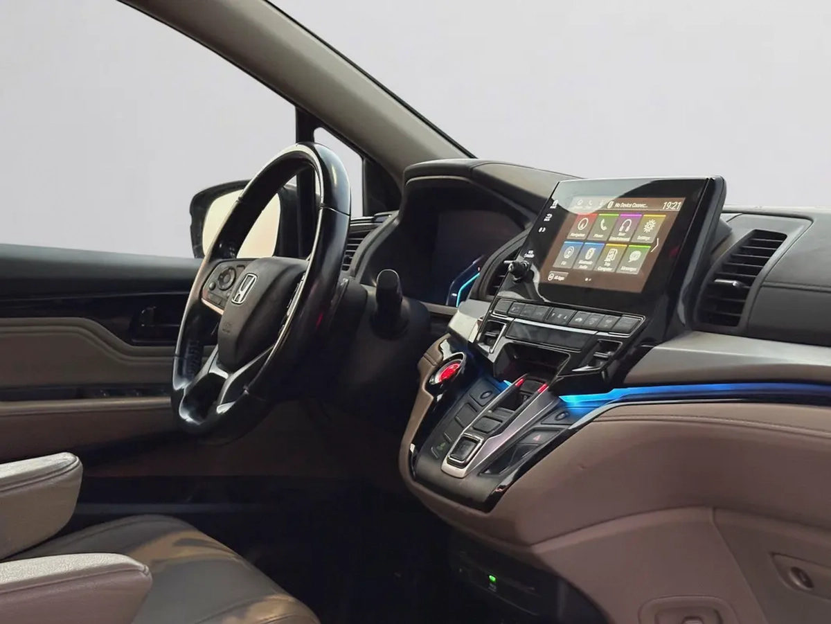AED 698 P.M | 0% DOWN PAYMENT | HONDA ODYSSEY TOURING | 3.5L V6 | 2019 | GCC SPECS