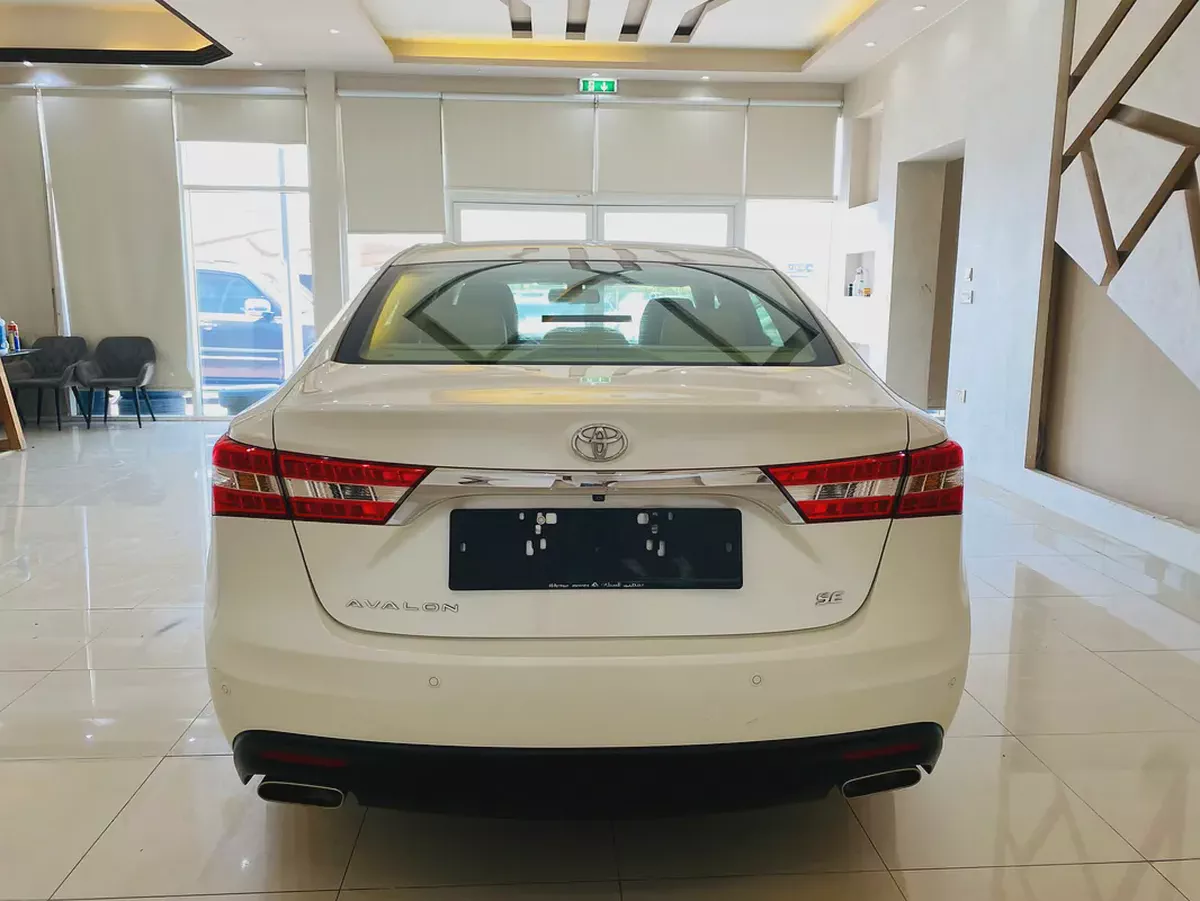 Toyota Avalon SE+ 2014 - GCC Specs - Well Maintained-3-3