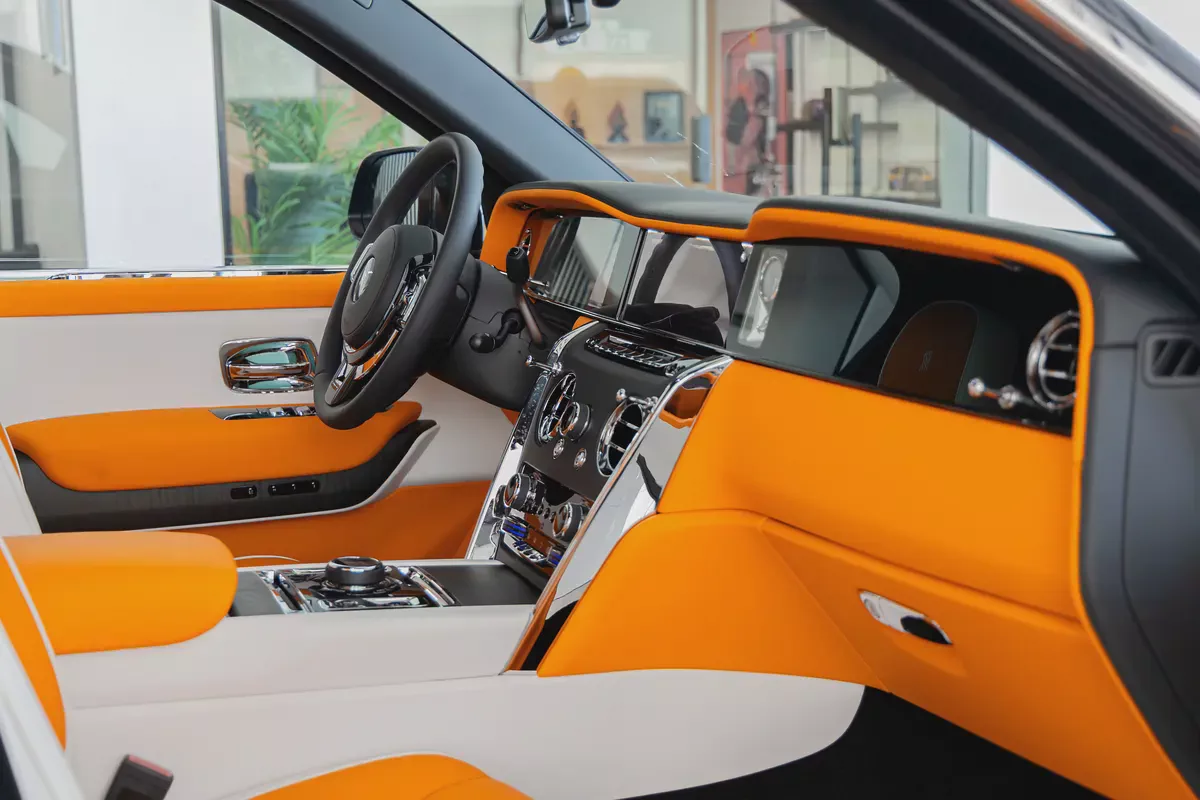 Rolls-Royce Cullinan | 2026 | Silver Badge | Pit Stop Warranty by AGMC | 0KM-16-16