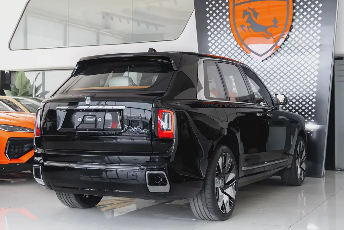 Rolls-Royce Cullinan | 2026 | Silver Badge | Pit Stop Warranty by AGMC | 0KM-3-3