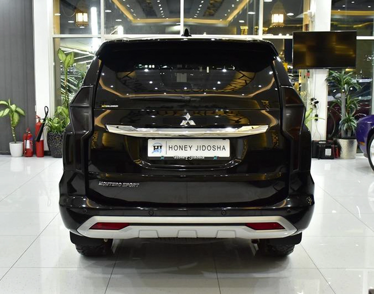 Mitsubishi Montero Sport ( 2021 Model ) in Black Color GCC Specs