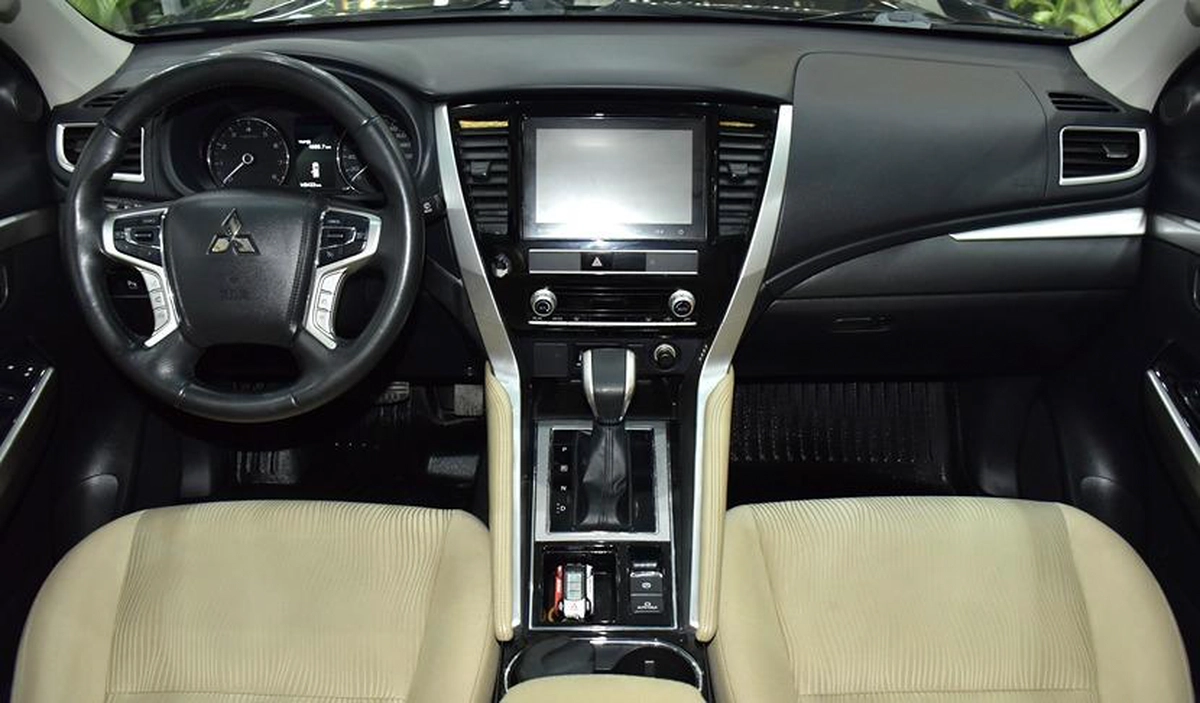 Mitsubishi Montero Sport ( 2021 Model ) in Black Color GCC Specs