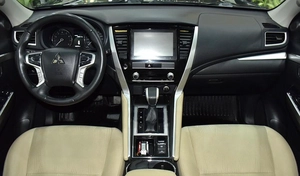 Mitsubishi Montero Sport ( 2021 Model ) in Black Color GCC Specs