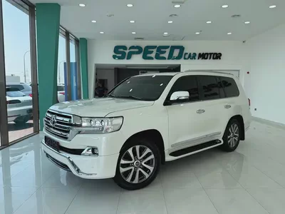 Pristine Toyota Land Cruiser VXR 2017 | GCC Specs | Low Mileage | Fully Loaded-1