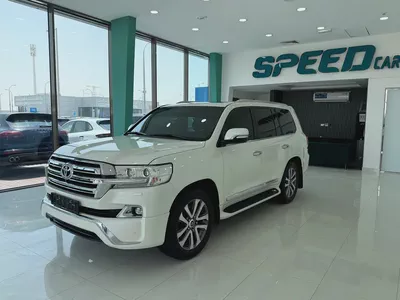 Pristine Toyota Land Cruiser VXR 2017 | GCC Specs | Low Mileage | Fully Loaded-4