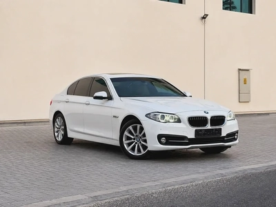 AED 1,800 P.M | BMW 5 SERIES | 520i |EXCLUSIVE | 2015 GCC | ORIGINAL PAINT-2