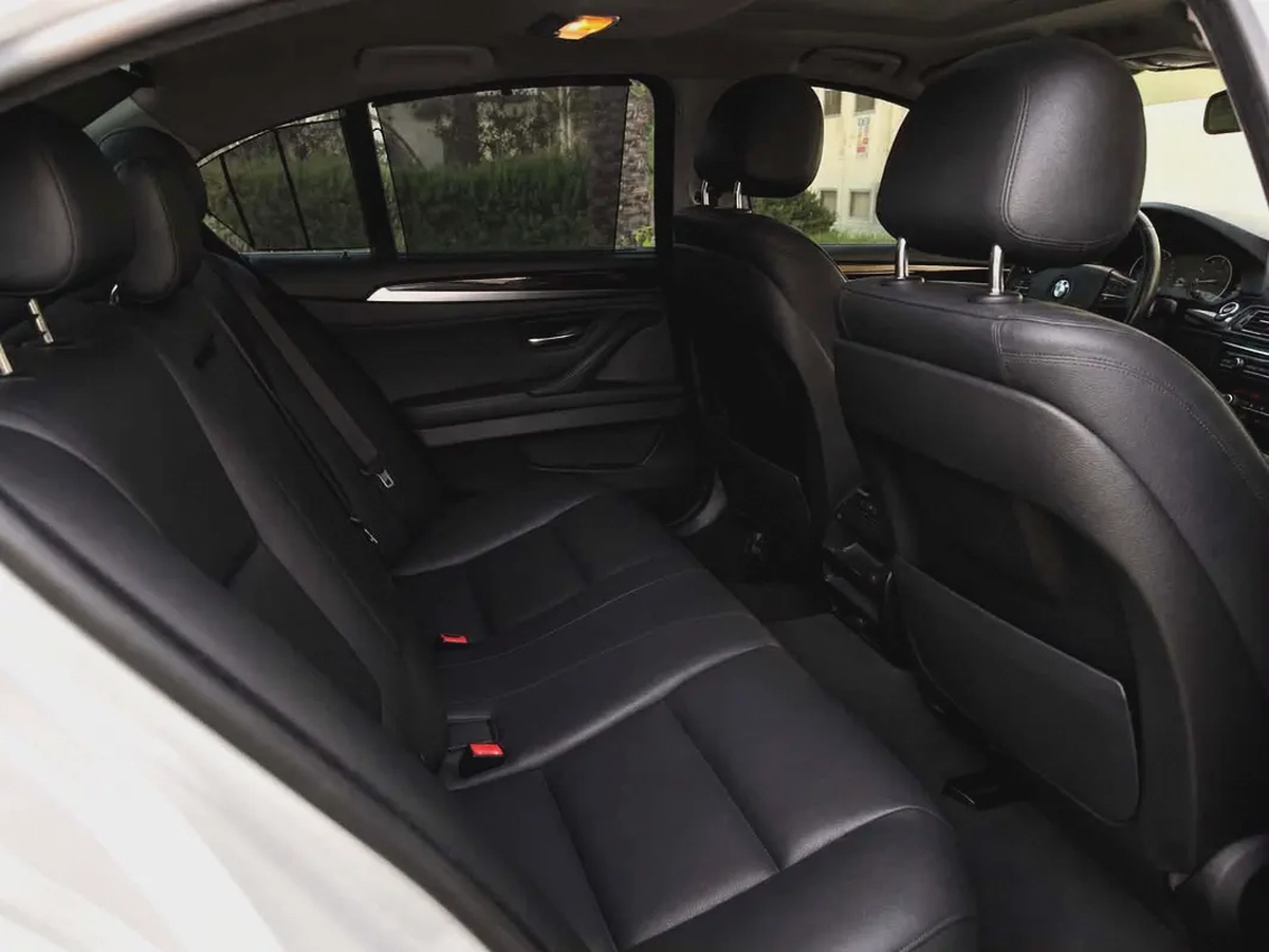 AED 1,800 P.M | BMW 5 SERIES | 520i |EXCLUSIVE | 2015 GCC | ORIGINAL PAINT-15-15