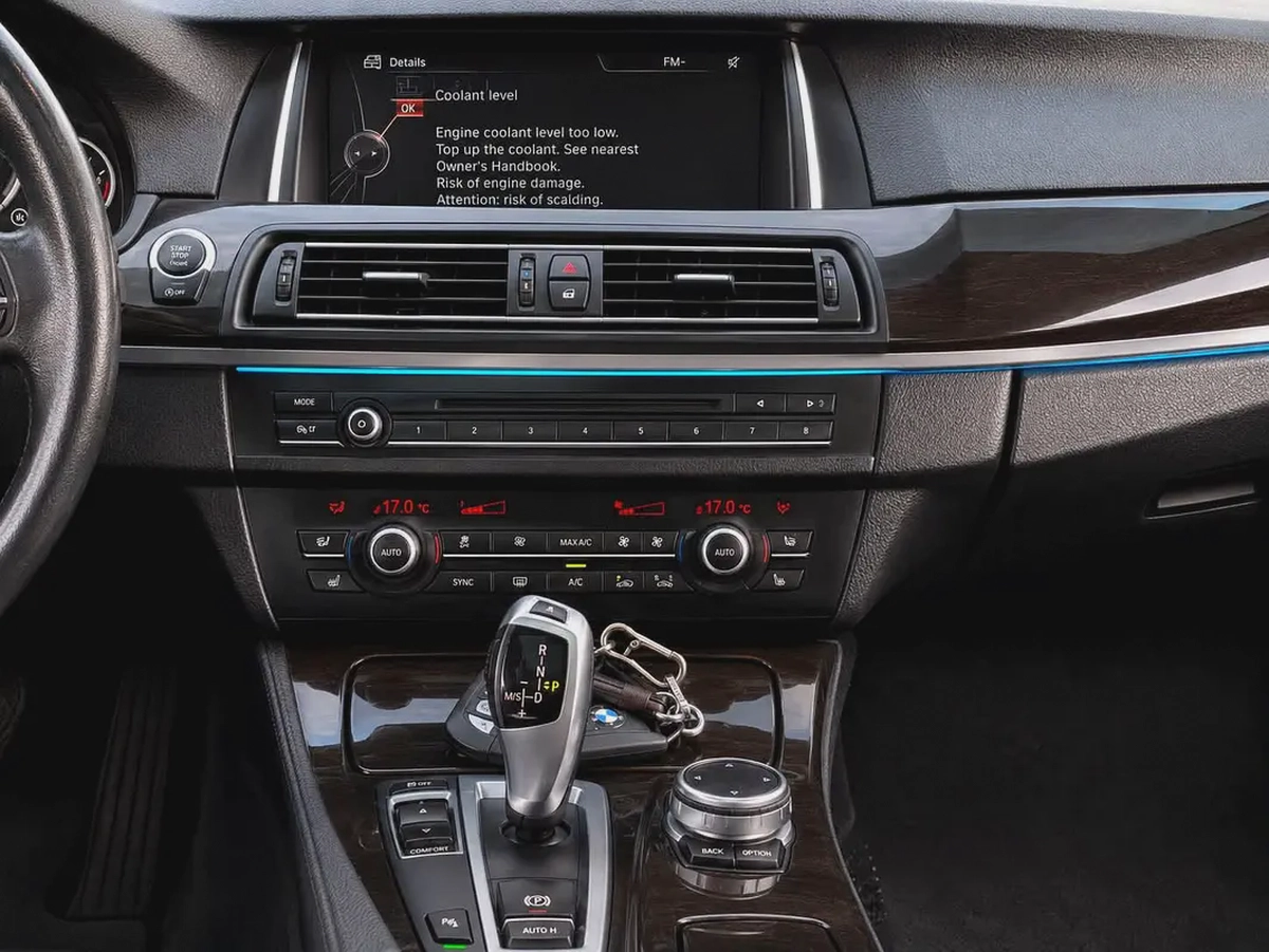 AED 1,800 P.M | BMW 5 SERIES | 520i |EXCLUSIVE | 2015 GCC | ORIGINAL PAINT-8-8