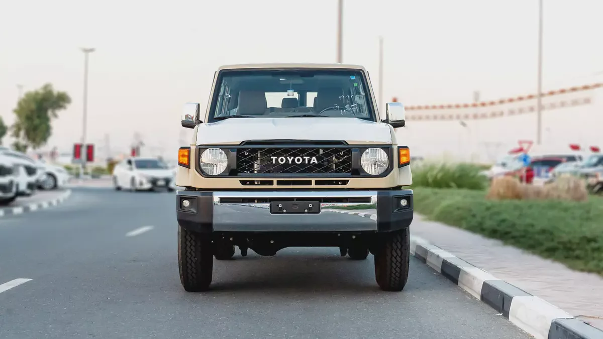 2026 Toyota Land Cruiser LC76 4.0L AT Petrol (Beige-Brown) Basic-3-3
