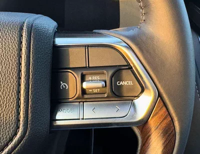Toyota Land Cruiser GXR 4.0L PETROL V6 || SUNROOF | LEATHER WITH PWR SEATS | COOL BOX (CODE # GXR4M2)-14