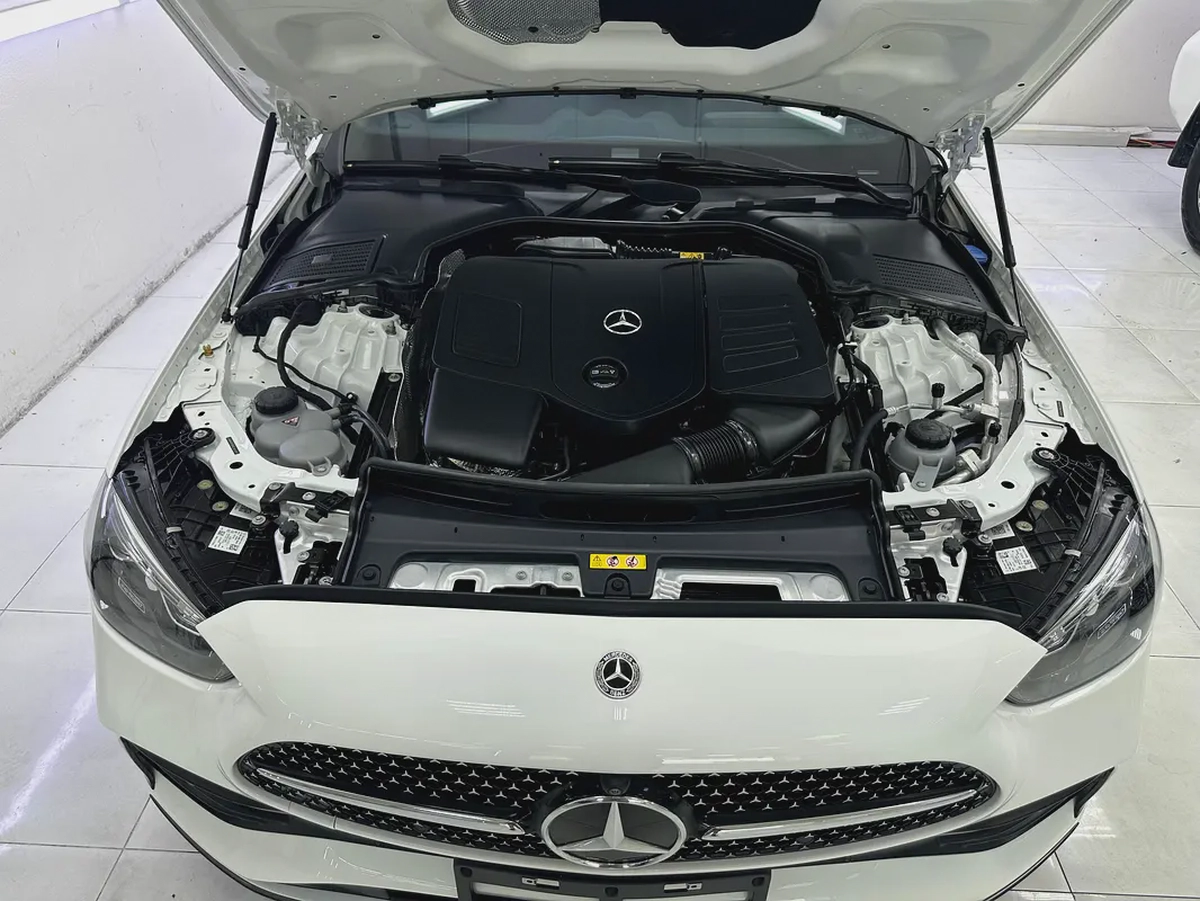 full option engain size 1.5 turbo with 14 languages including Arabic and English accident free-9-9