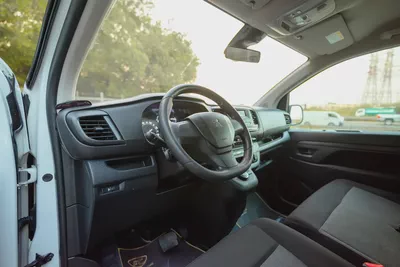 Peugeot Traveller | VIP 09-Seater | Automatic | GCC Specs | Ref#P00413-12