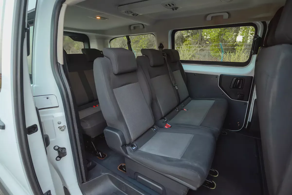 Peugeot Traveller | VIP 09-Seater | Automatic | GCC Specs | Ref#P00413-10-10