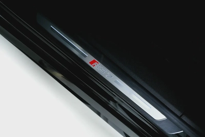 Audi RS7-Carbon Fiber Package-Audi Ceramic Braking System-Red Calipers-Premium Leather Interior-14