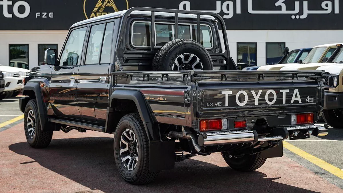 Toyota Land Cruiser Pick Up 4.0 PETROL AT 2026 FULL-15-0