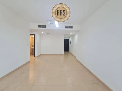 Chiller free luxurious huge 2bhk with laundry room-0