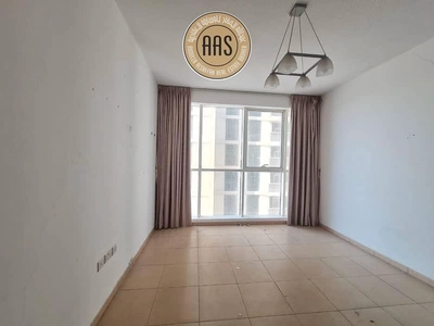 Chiller free luxurious huge 2bhk with laundry room-4