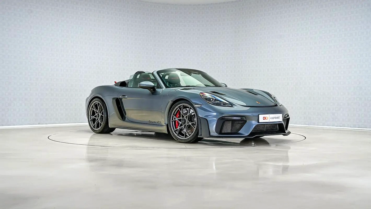Porsche 718 Cayman GT4 RS-3-3