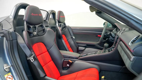 Porsche 718 Cayman GT4 RS