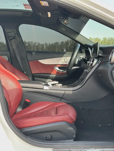 Mercedes-Benz C200 AMG Line | 2019 | GCC | 135,000 km | White / Burgundy-11