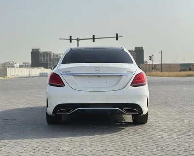 Mercedes-Benz C200 AMG Line | 2019 | GCC | 135,000 km | White / Burgundy-5